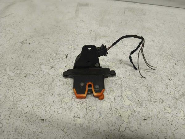 GACHE DE HAYON SKODA - Vue 1